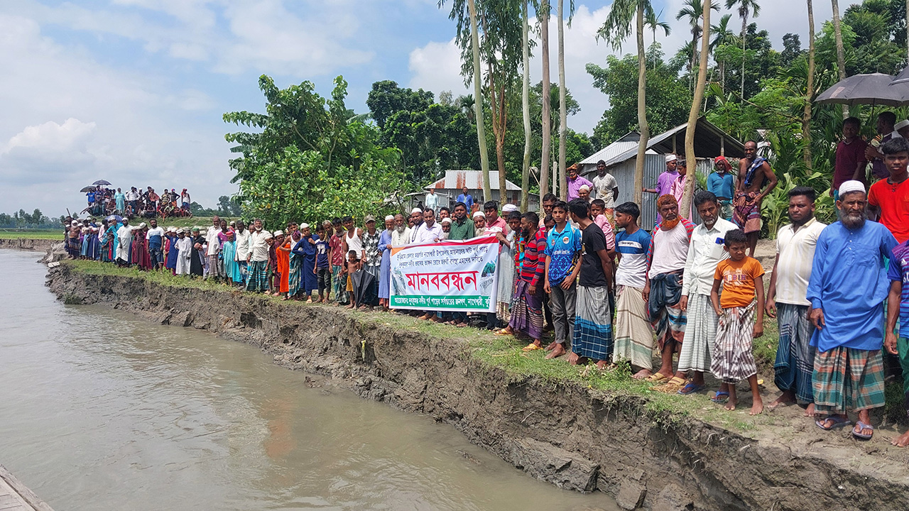 দুধকুমার নদীর ভাঙনরোধে পদক্ষেপ নেওয়ার দাবি