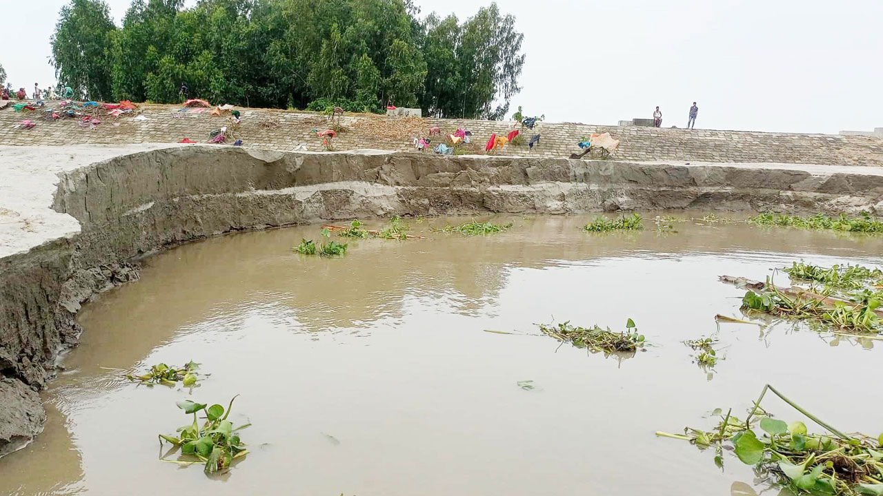 চিলমারীতে ব্রহ্মপুত্র নদের ভাঙন হুমকিতে টি-বাঁধ ও ডান তীর রক্ষা প্রকল্প
