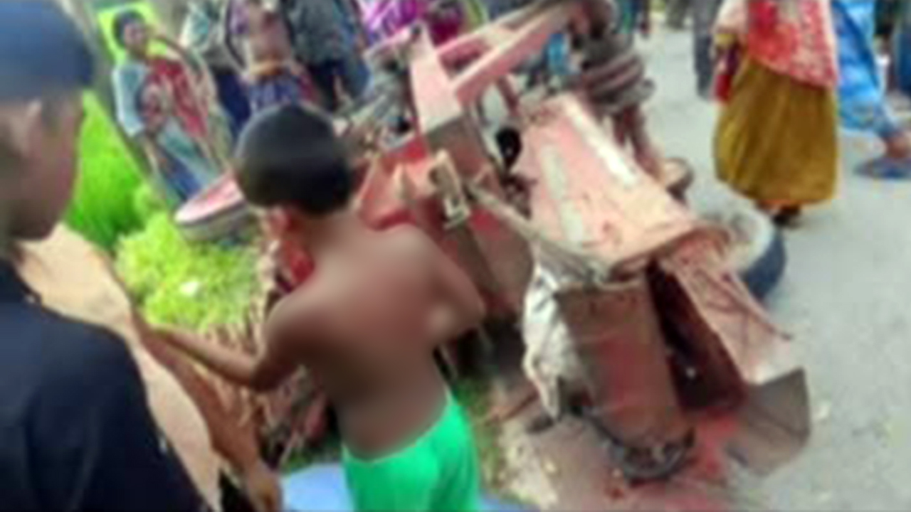 ইট ভাঙা গাড়ি নিয়ন্ত্রণ হারিয়ে ২ ভাইয়ের মৃত্যু