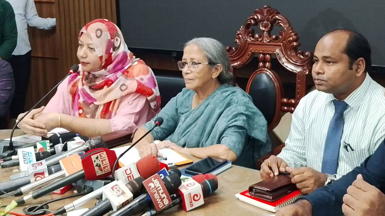 ভারতের অনুরোধে ইলিশ পাঠানো হচ্ছে, কোনো চাপে নয় : মৎস্য উপদেষ্টা