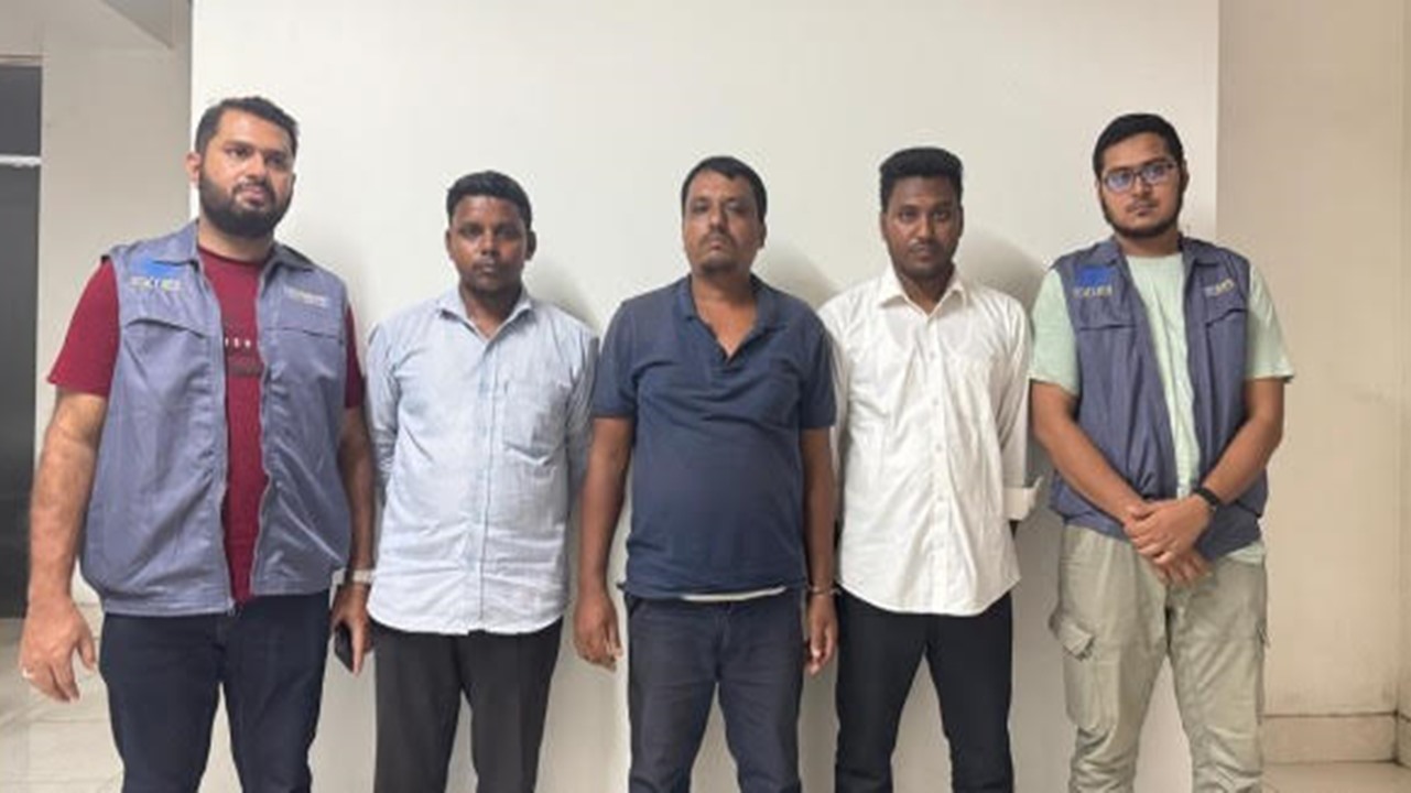 চাকরির প্রলোভন আর টেলিগ্রাম ফাঁদে ফেলে কোটি টাকা হাতিয়ে নিয়েছে তারা