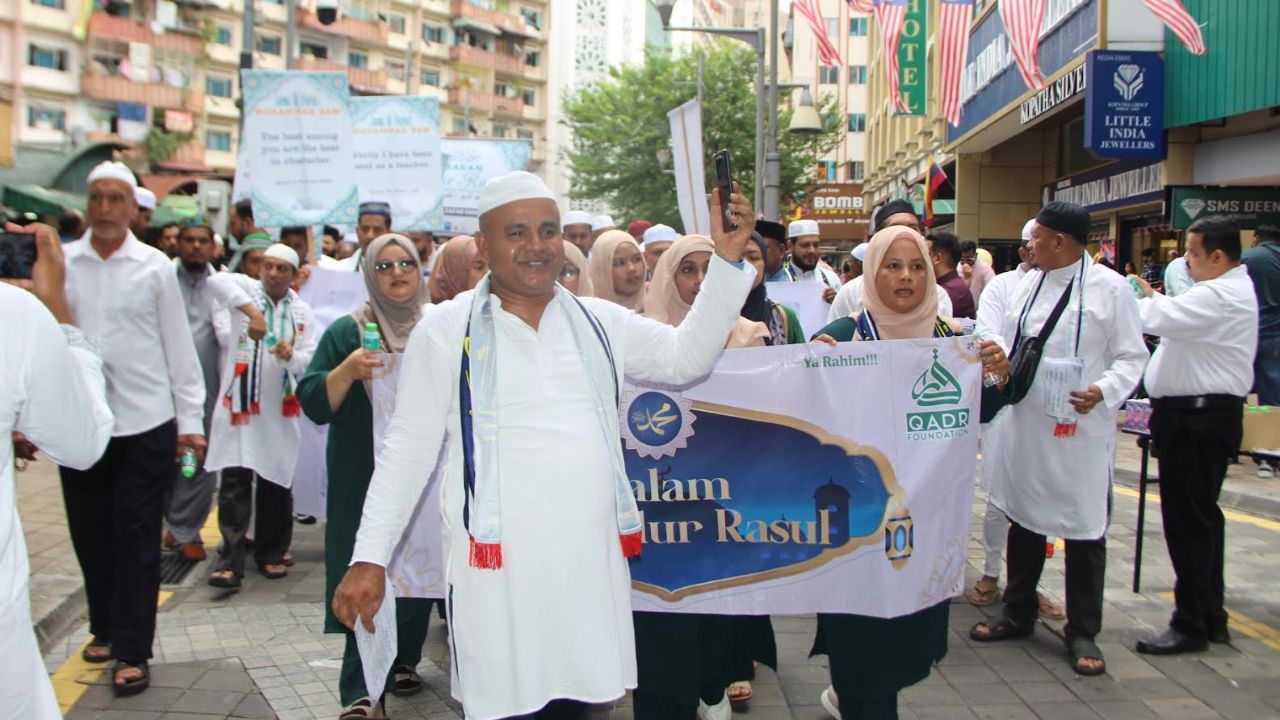 মালয়েশিয়ায় পবিত্র ঈদে মিলাদুন্নবী (সা.) পালিত