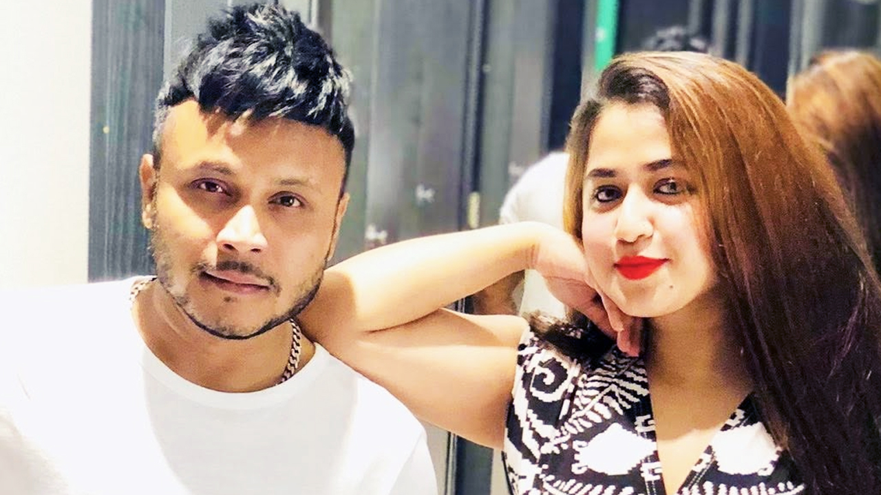 শুভর সঙ্গে বিদেশ ঘুরছেন অন্তরা!