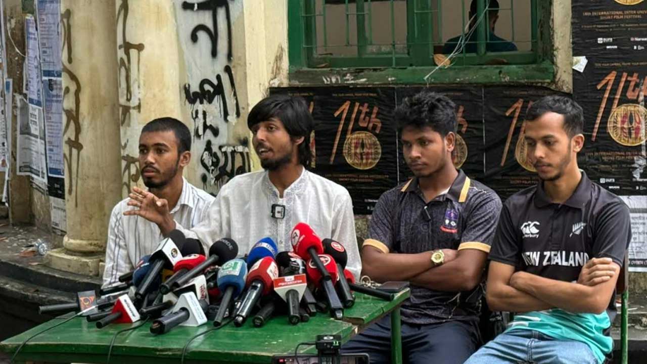 ডাকসু নির্বাচন ঘিরে প্রশাসনকে কঠোর অবস্থানে যাওয়ার আহ্বান মোসাদ্দেকের