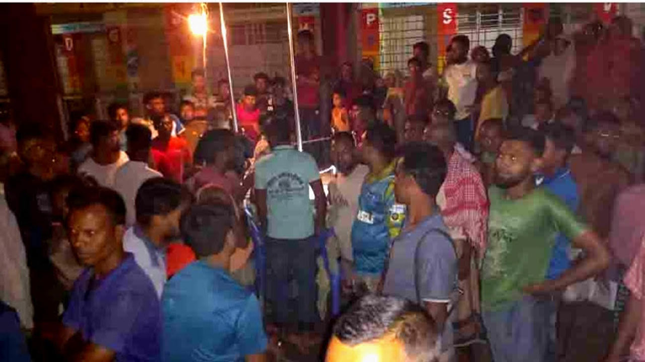 টাকা চুরির অভিযোগ তোলায় যুবককে পিটিয়ে হত্যা