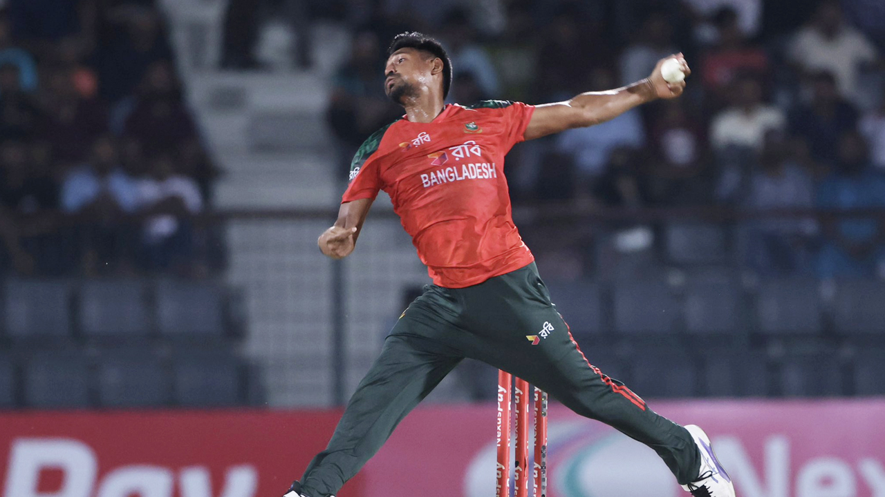 মুস্তাফিজ কখন ভালো পারফর্ম করেন জানালেন কোচ