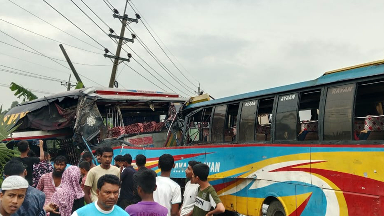 ভালুকায় যাত্রীবাহী দুই বাসের সংঘর্ষ, নিহত ২