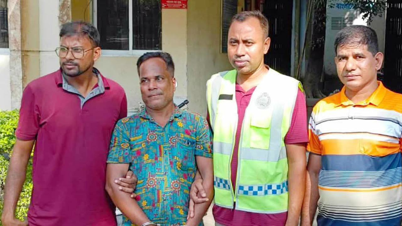 বৃদ্ধের চুল-দাড়ি কাটার ঘটনায় একজন গ্রেপ্তার