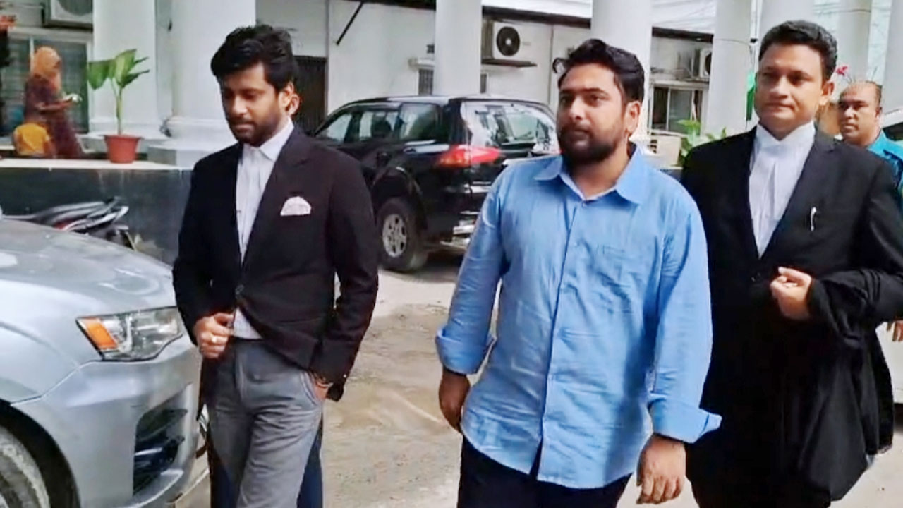 রাজাকারের নাতিপুতি বলায় অপমানিত বোধ করেন ছাত্র-ছাত্রীরা