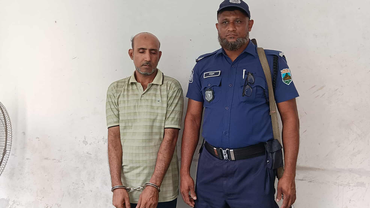 নাটোরে বিকাশ কর্মীকে অপহরণ, ভুয়া পুলিশ সদস্য আটক