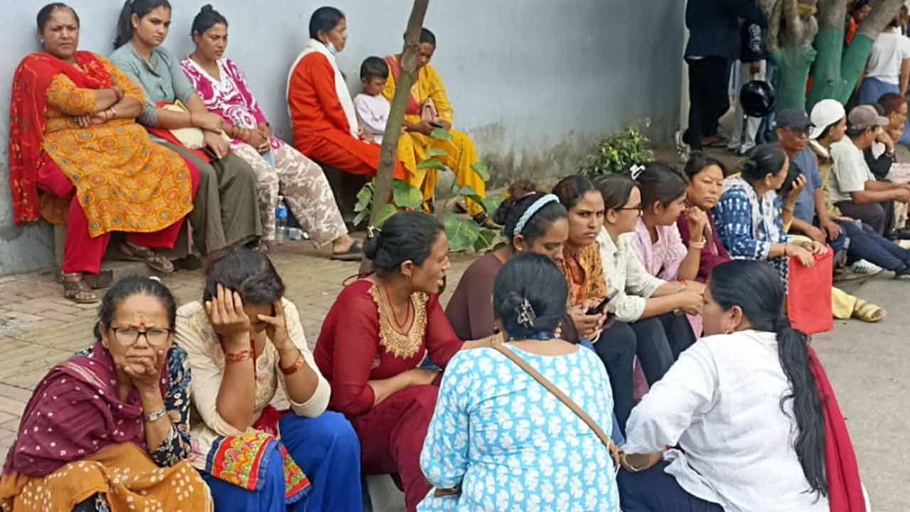 সচিব পর্যায়ের পেনশন না পেলে মরদেহ না নেওয়ার ঘোষণা নিহতদের পরিবারের