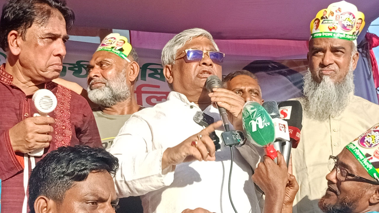 পিআর খায় না গায়ে দেয় অনেকে জানে না