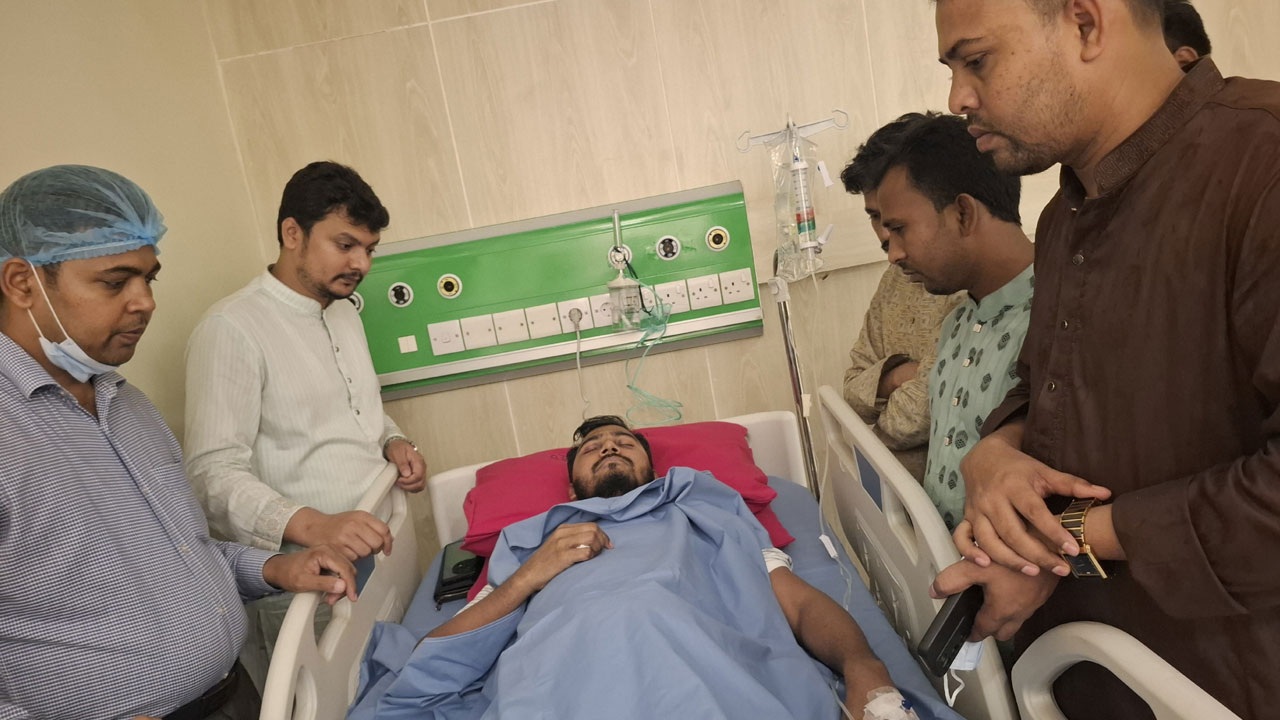 অবস্থার উন্নতি, আইসিইউ থেকে কেবিনে নুরুল হক নুর