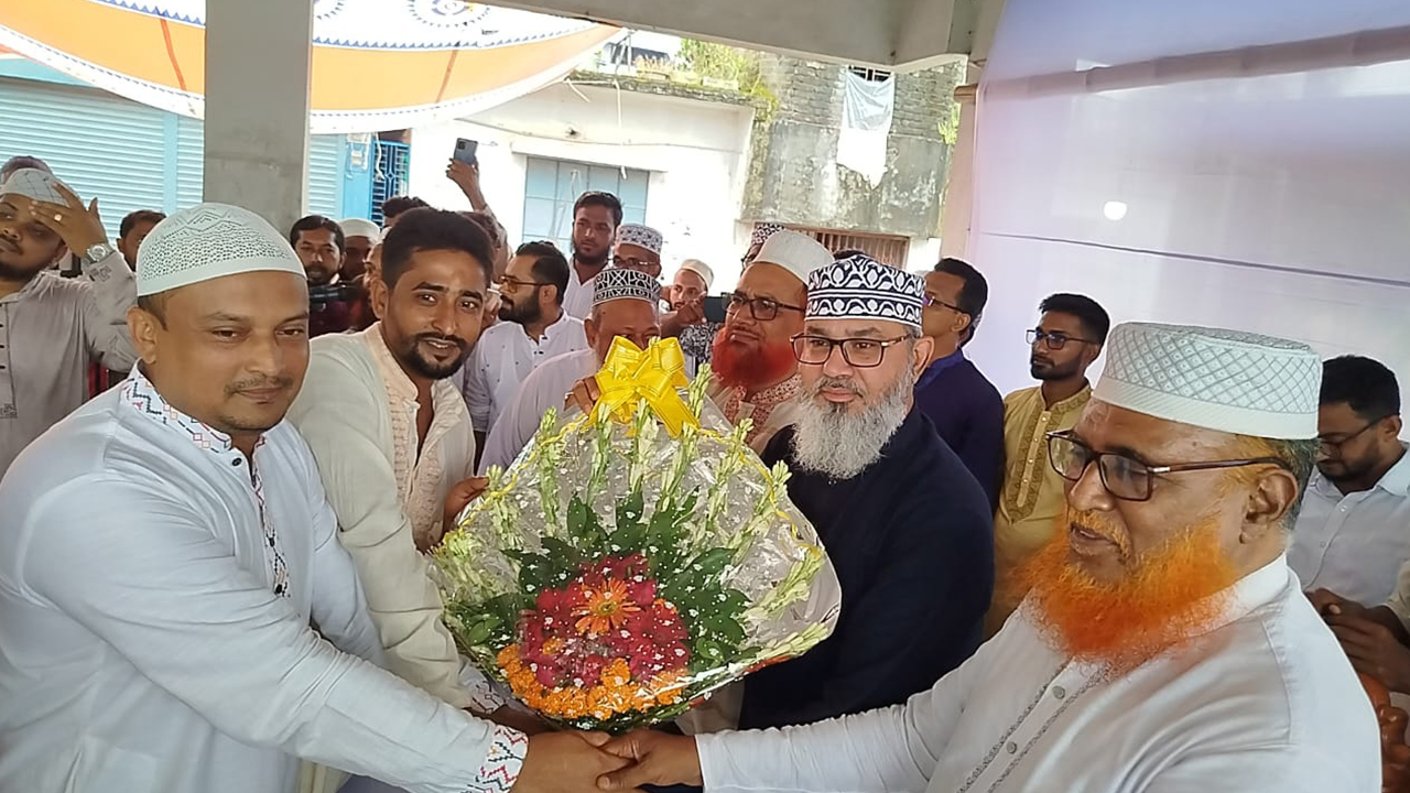 পিরোজপুরে বিএনপি ও জাতীয় পার্টির অর্ধশতাধিক নেতাকর্মীর জামায়াতে যোগদান