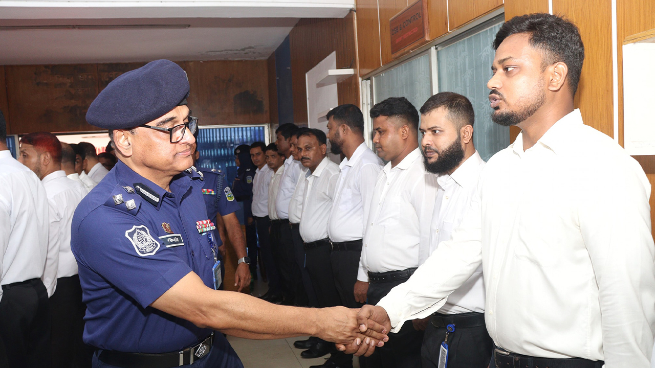 জাতীয় নিরাপত্তা রক্ষায় গোয়েন্দা তৎপরতা জোরদার করতে হবে