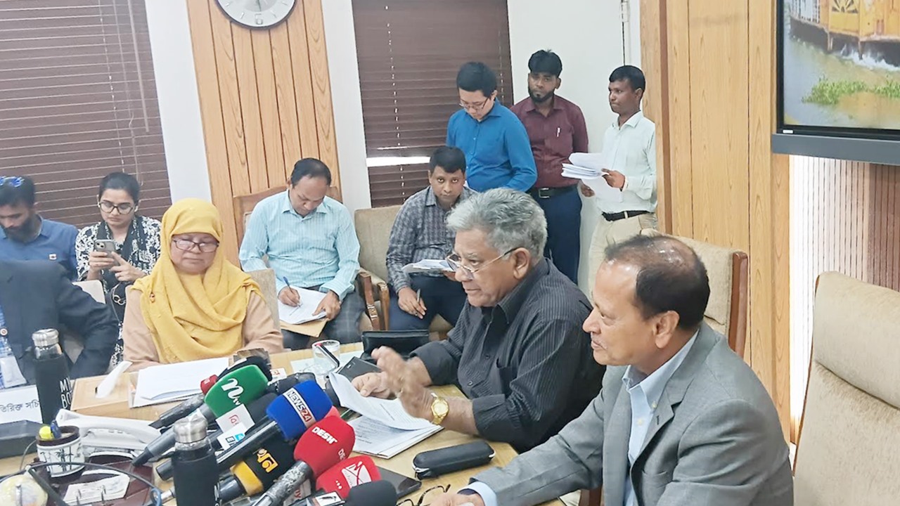 মিঠামইন প্রকল্পসহ বেশকিছু ইউজলেস প্রকল্প নেওয়া হয়েছিল: নৌপরিবহন উপদেষ্টা