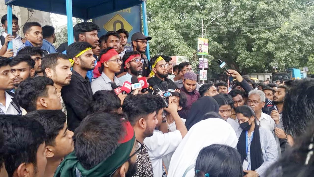 সড়ক ছাড়লেন কারিগরি শিক্ষার্থীরা, বললেন— দাবি না মানলে অসহযোগ আন্দোলন