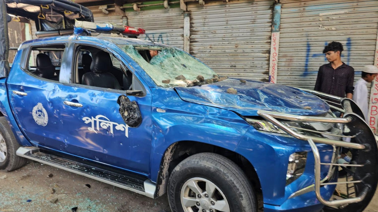 গোয়ালন্দে পুলিশের ওপর হামলা ও গাড়ি ভাঙচুরের ঘটনায় গ্রেপ্তার ৫