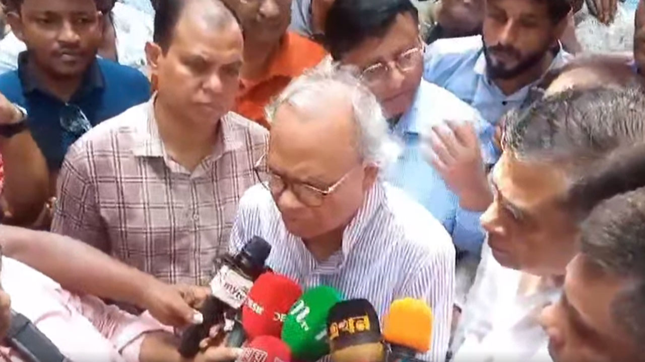 শেখ হাসিনার রেখে যাওয়া প্রেতাত্মারা এখনো প্রশাসনে সক্রিয় : রিজভী