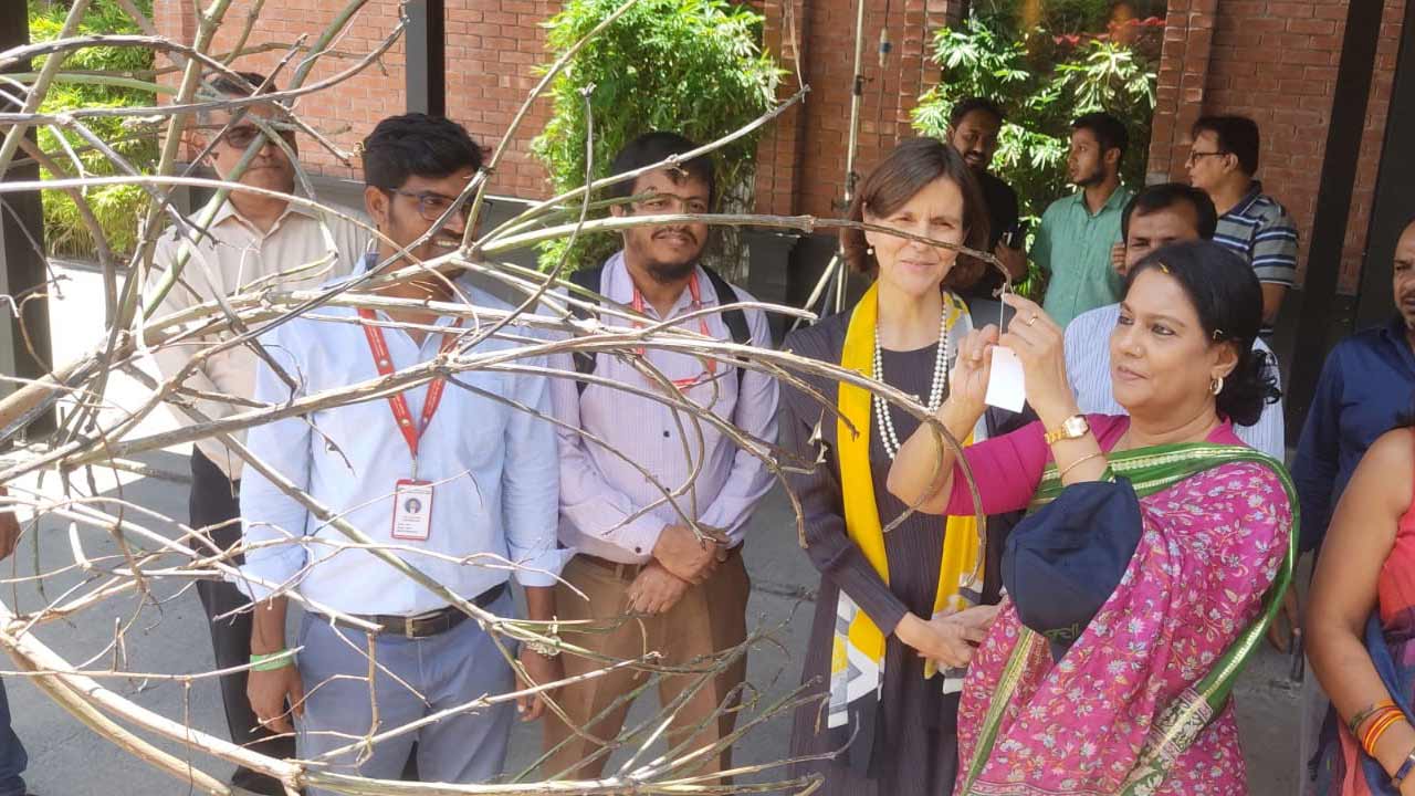 সুইস দূতাবাসের উদ্যোগে ‘ফ্রেন্ডস অব ক্লাইমেট’ শপথ