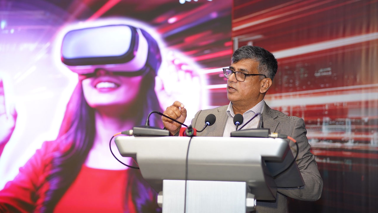 ‘ছেলেবেলার প্রথম ইনোভেশন ছিল তালাবদ্ধ টেলিফোন হ্যাক করা’