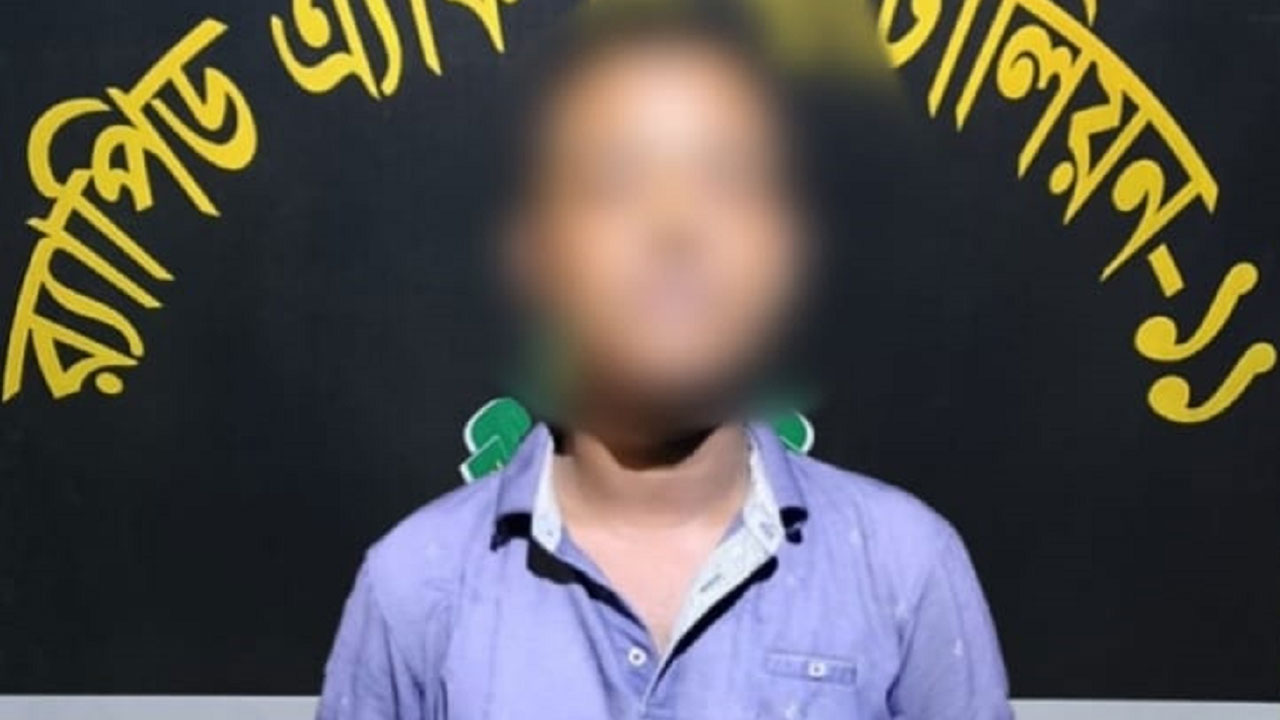 সড়ক দুর্ঘটনায় ৫ মাছ ব্যবসায়ী নিহত, ঘাতক পিকআপচালক গ্রেপ্তার