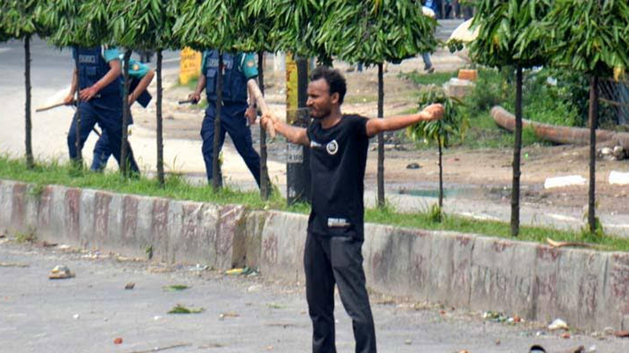 ট্রাইব্যুনালে সাক্ষ্য দিচ্ছেন আবু সাঈদকে বাঁচাতে আসা সেই আয়ান