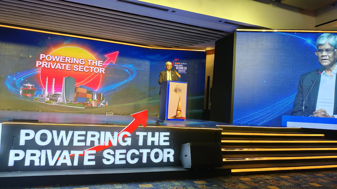 গত এক বছরে কর্মসংস্থানের উন্নতি হয়নি, ব্যবসাও বাড়েনি : অর্থ উপদেষ্টা