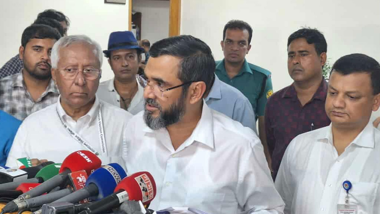 নির্বাচনে অংশ নিতে পারবে না আওয়ামী লীগ, স্পষ্ট করল ইসি