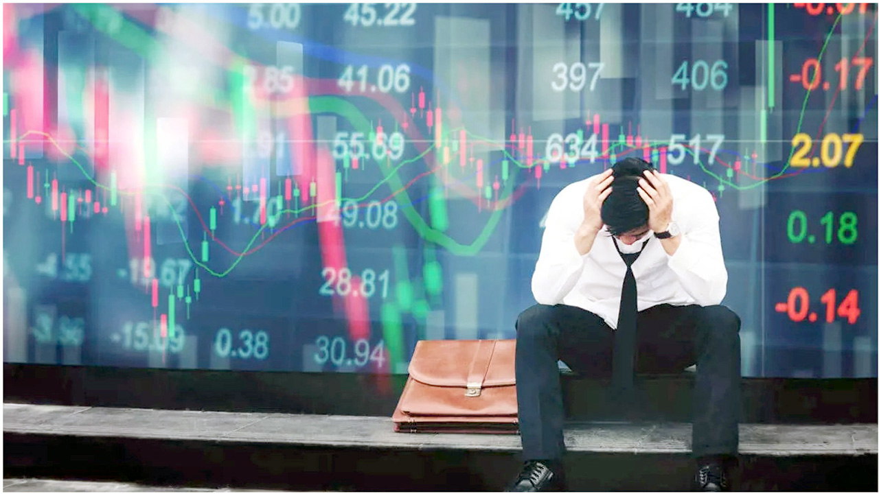 ৩৮ টাকার শেয়ার ৯ হাজার, টানা পতনে নেমেছে ৯০০ টাকায়