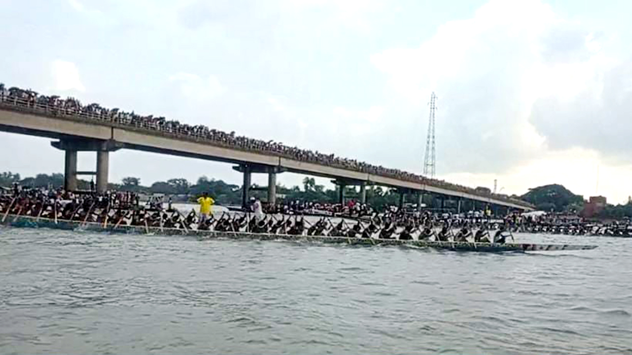 বড়াল নদীতে অনুষ্ঠিত হলো ৪৬তম জাতীয় নৌকাবাইচ প্রতিযোগিতা