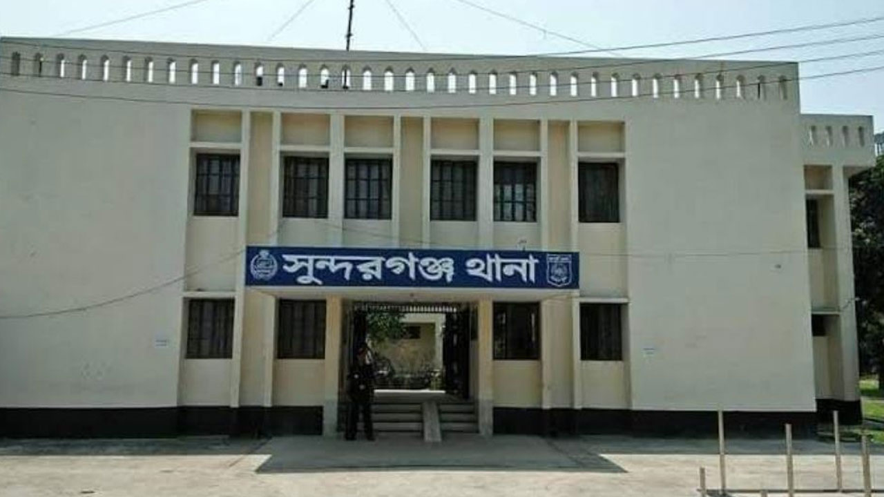 মোবাইলে ডেকে নিয়ে স্কুলছাত্রীকে সংঘবদ্ধ ধর্ষণ