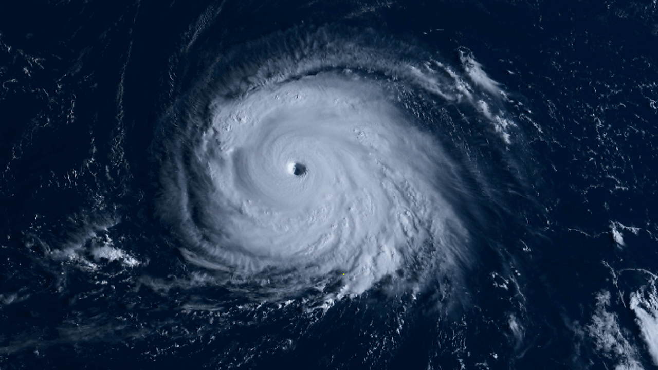 প্রবল শক্তি নিয়ে ধেয়ে আসছে সুপার টাইফুন রাগাসা