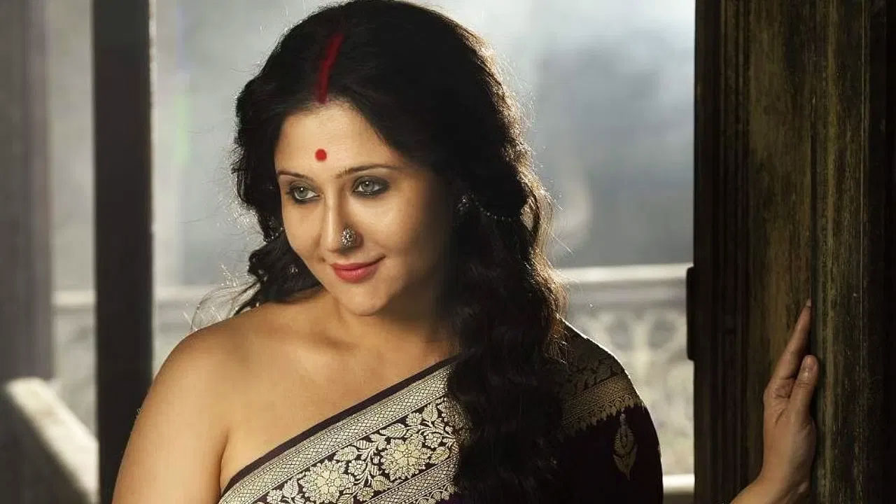 ‘বৌদি’ শব্দ কতটা আপন, অথচ নেটদুনিয়ায় এটা অশ্লীল : স্বস্তিকা