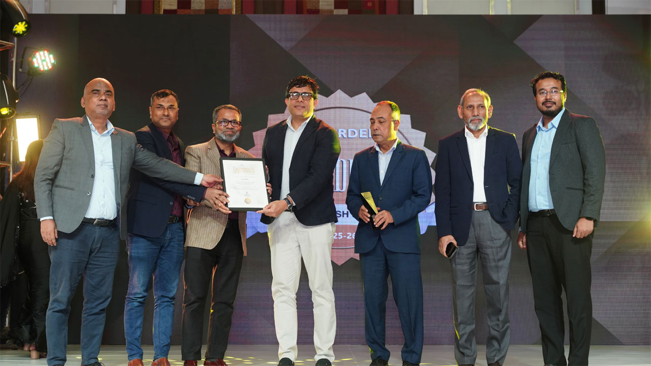 আরএমজি খাতে সুপারব্র্যান্ড স্বীকৃতি পেলো টিম গ্রুপ
