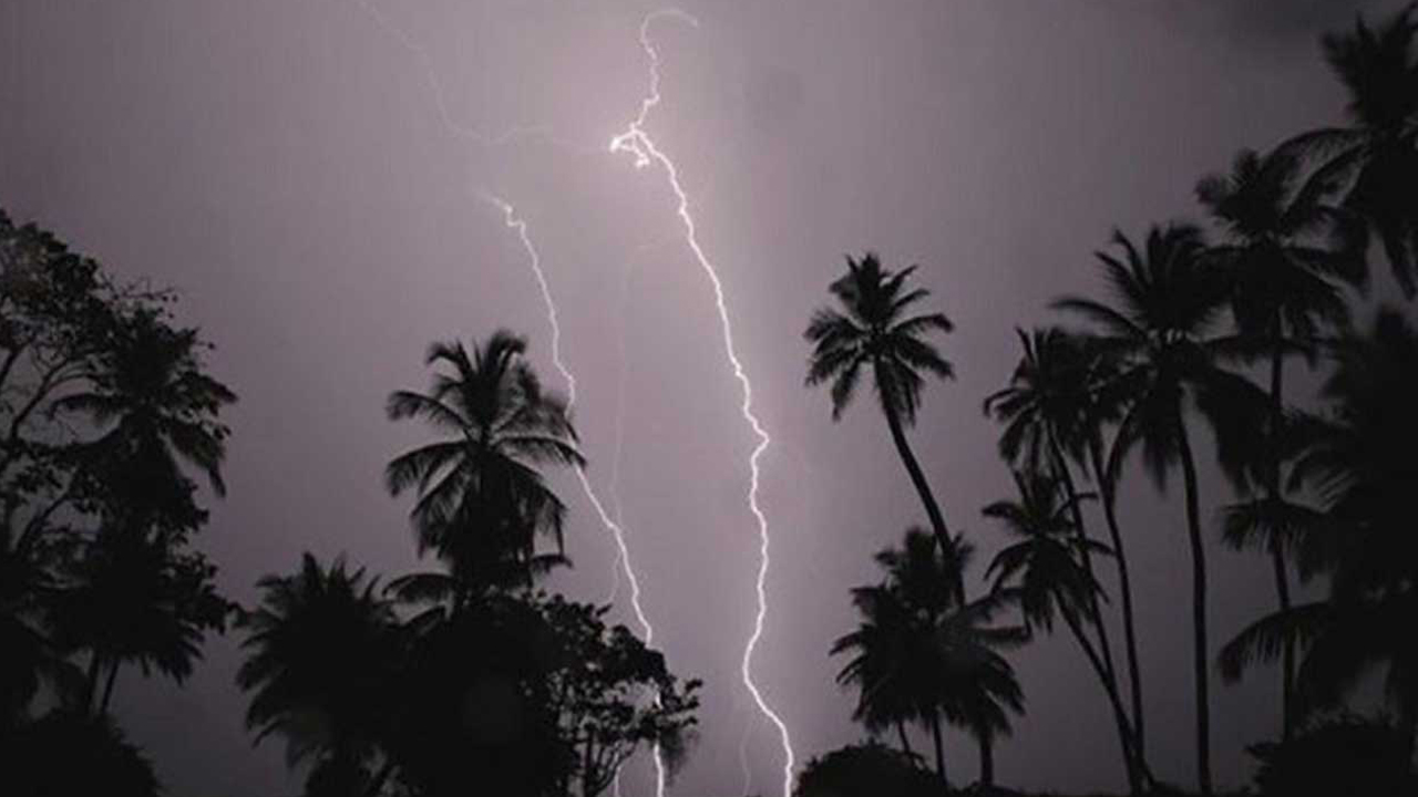 ঢাকায় বজ্রবৃষ্টির আভাস, বাড়তে পারে দিনের তাপমাত্রা