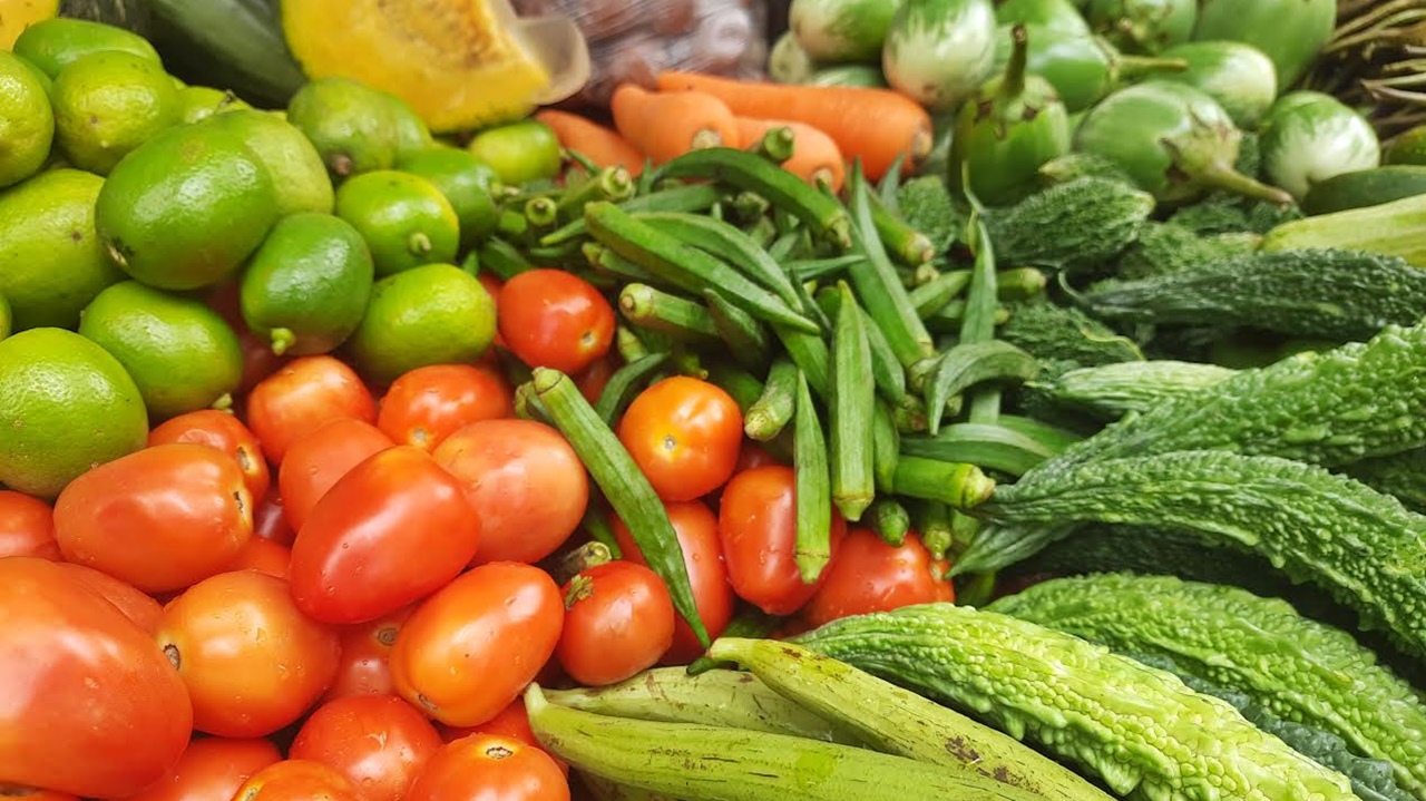 সবজির বাজারে শুধু পেঁপের দামই কম