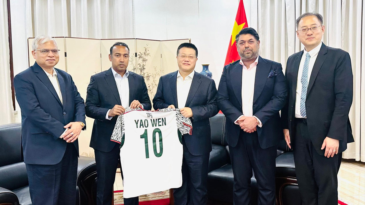 চীনে যাচ্ছে অ-১৭ ফুটবল দল, ঢাকায় আসছে চীনের নারী দল