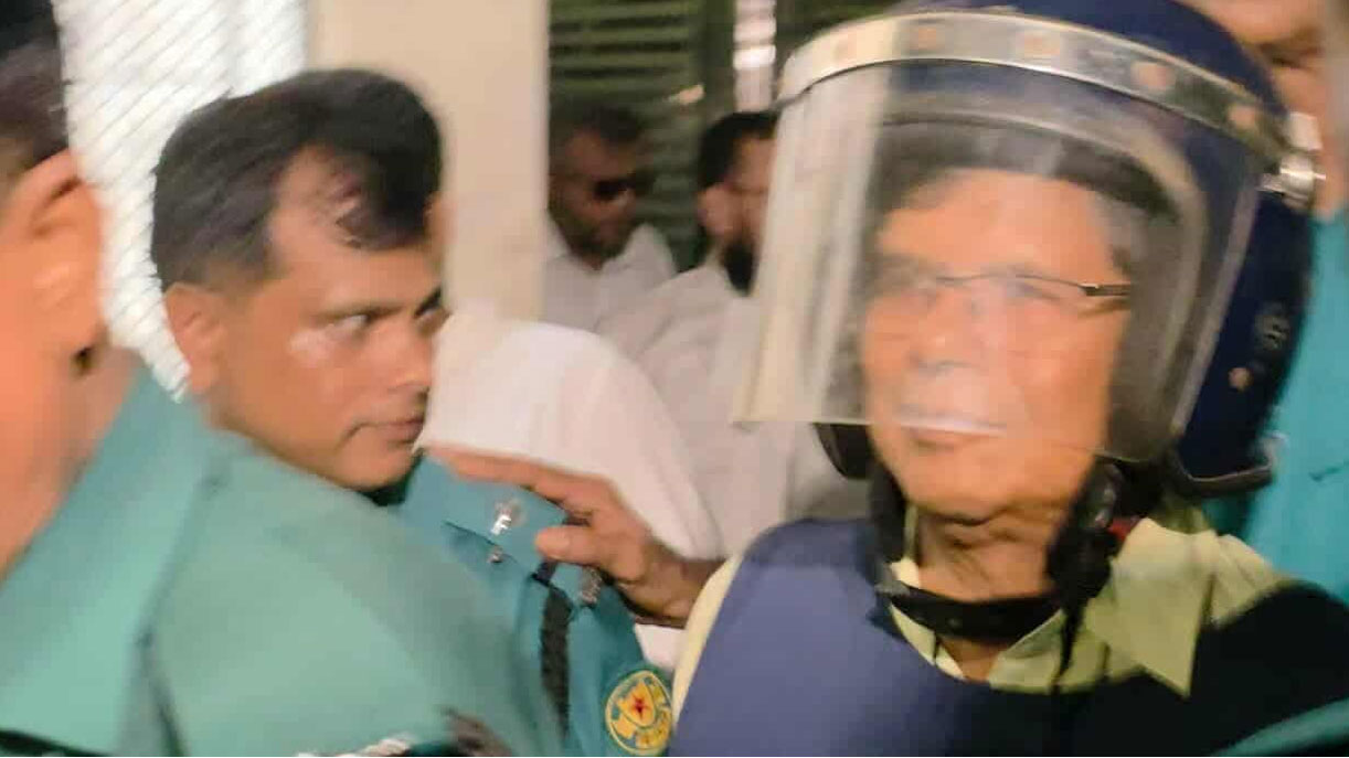 সন্ত্রাসবিরোধী আইনের মামলায় আবু আলম শহীদ খান কারাগারে