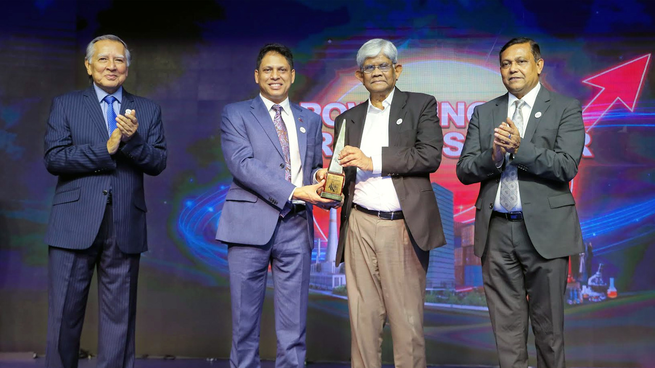 বছরের সেরা প্রতিষ্ঠানের সম্মাননা পেল ওয়ালটন 