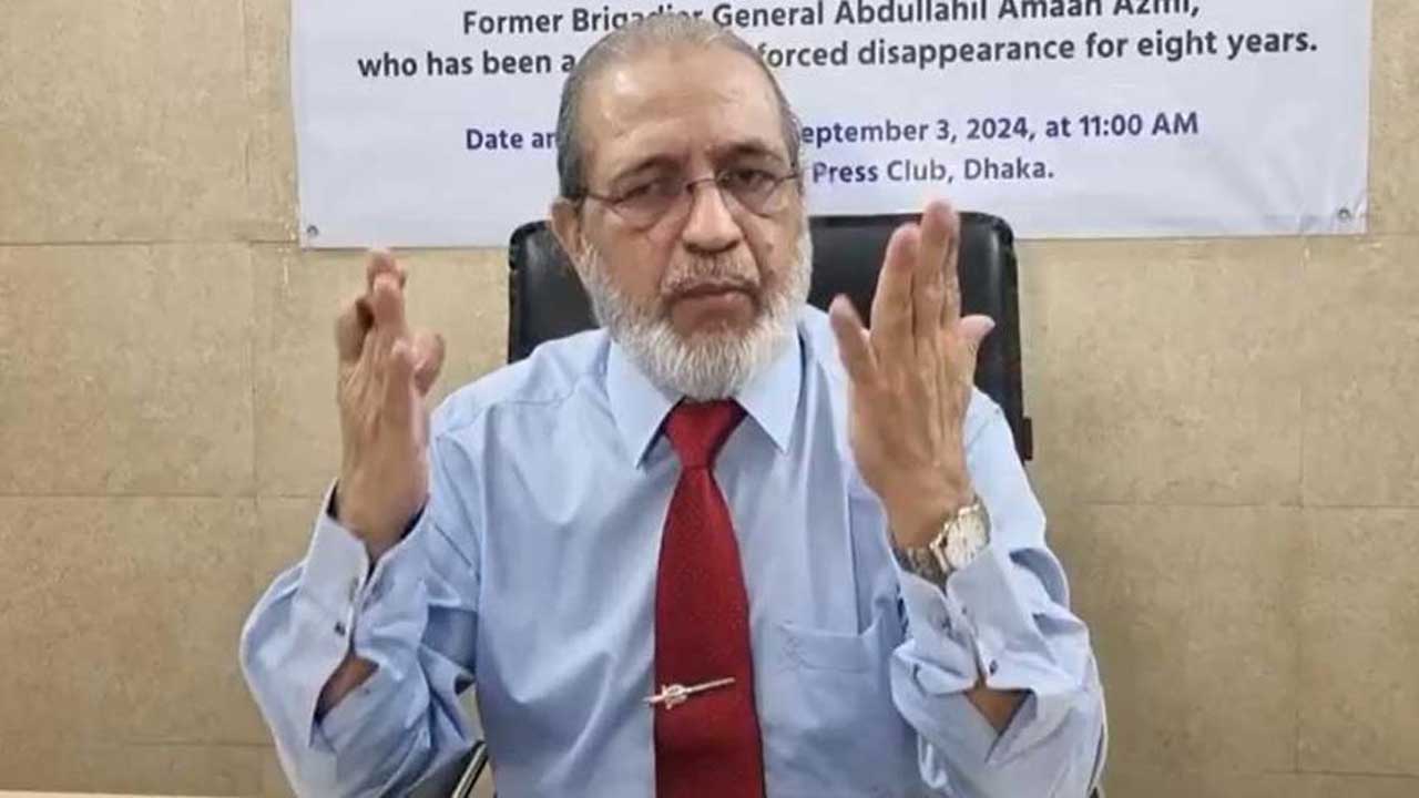 জমটুপি পরানোর আগে যে কর্মকর্তাকে চিনে ফেলেন আযমী, জানালেন নাম