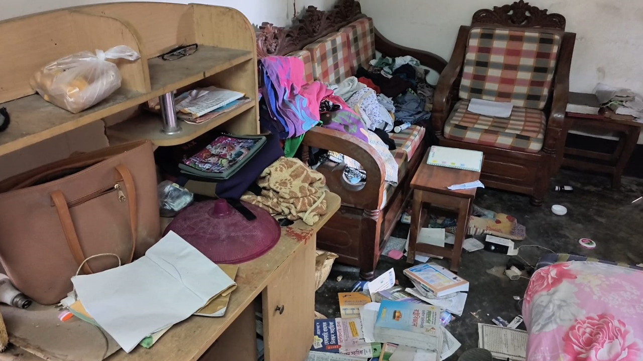 পাবনায় জামায়াত নেতাদের বাড়িতে হামলা-ভাঙচুরের অভিযোগ