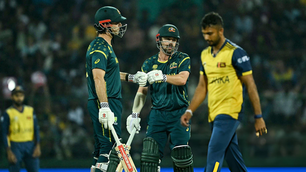 ৮.২ ওভারেই একশ পার, তবুও দুইশ হলো না অস্ট্রেলিয়ার