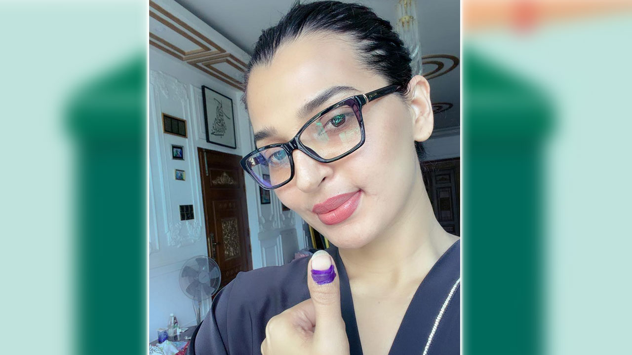 ভোটের কালিতে অজু হচ্ছে কি না, চিন্তিত বর্ষা!