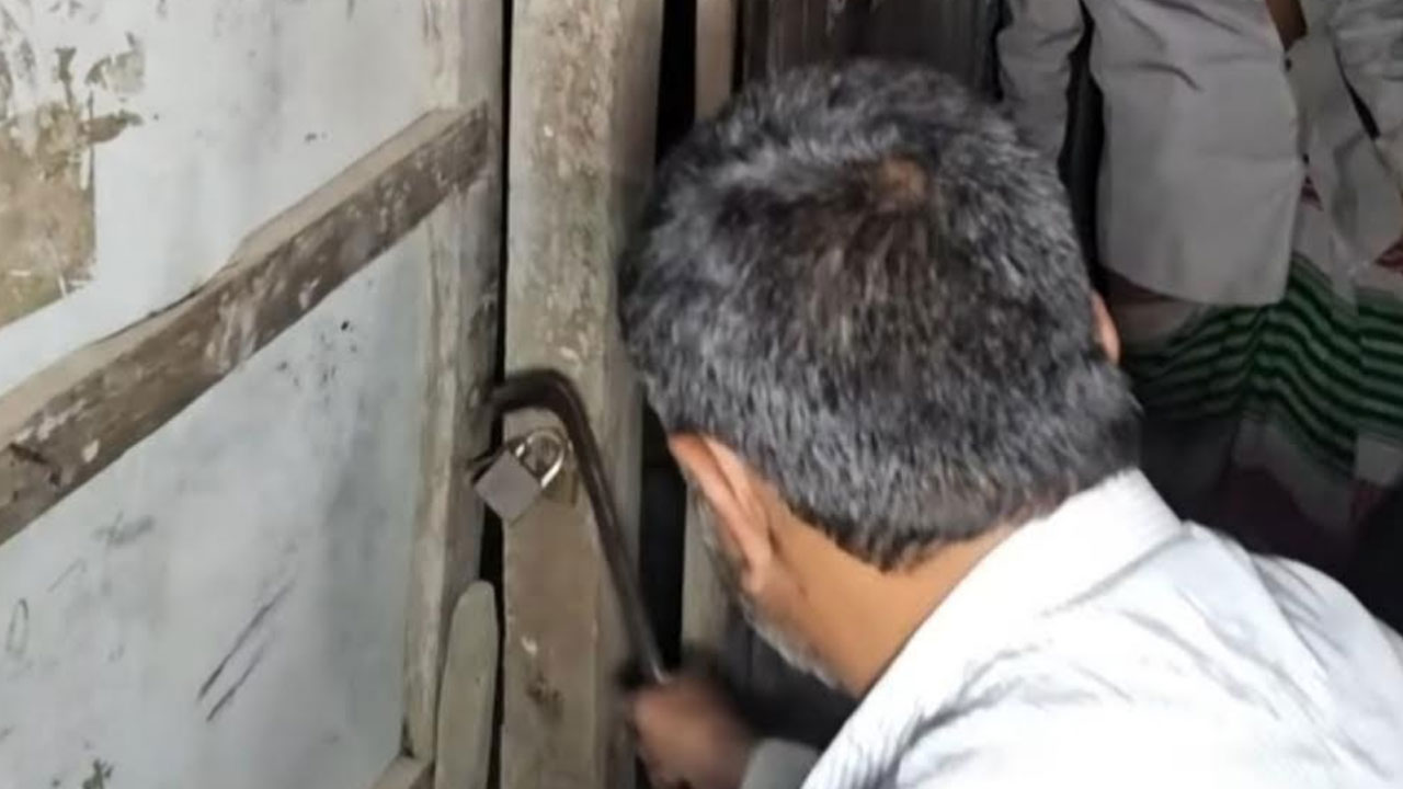 বিএনপির নাম ভাঙিয়ে দোকান দখল, এমপি নয়নের হস্তক্ষেপে উদ্ধার