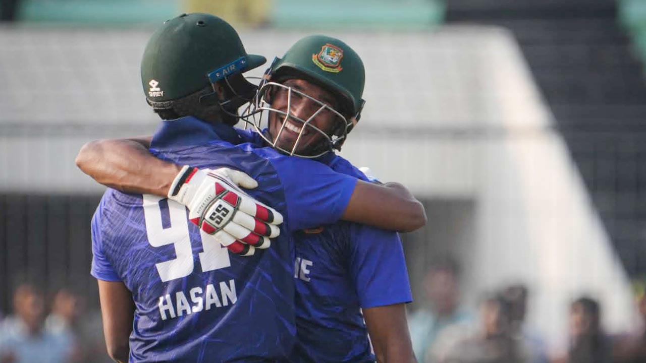 জিসানের সেঞ্চুরি আর হাসানের দুর্দান্ত ব্যাটিংয়ে জয় ইস্ট-সেন্ট্রাল জোনের