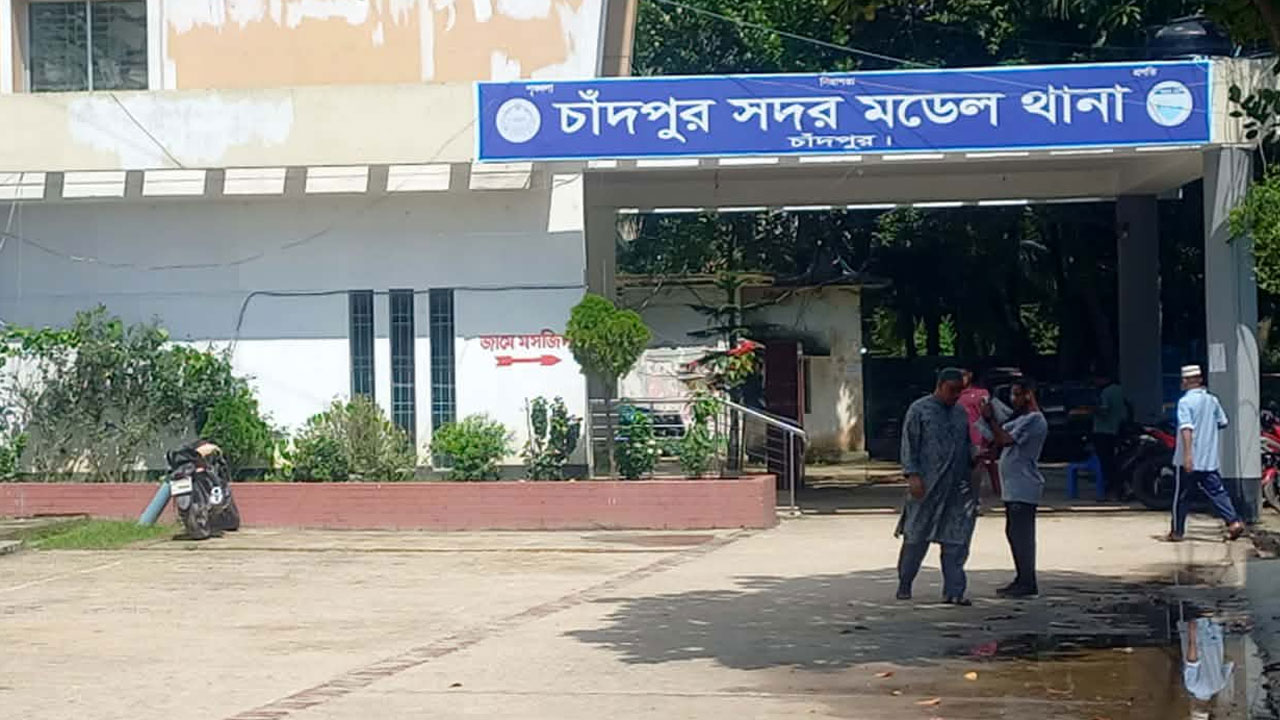 বিশৃঙ্খলা করায় ছাত্রদলের ৫ কর্মীকে পুলিশে দিলেন নবনির্বাচিত এমপি