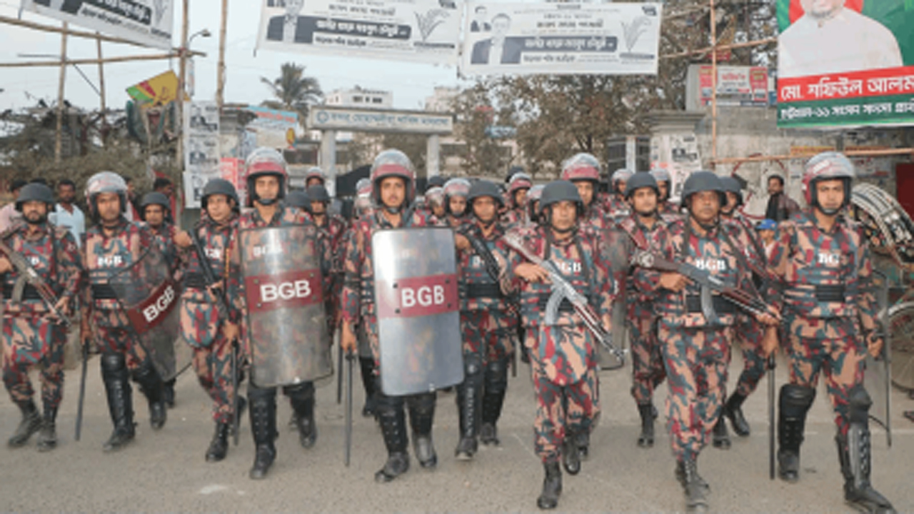 নির্বাচন ঘিরে চট্টগ্রামে ৭১ প্লাটুন বিজিবি মোতায়েন, টহল শুরু