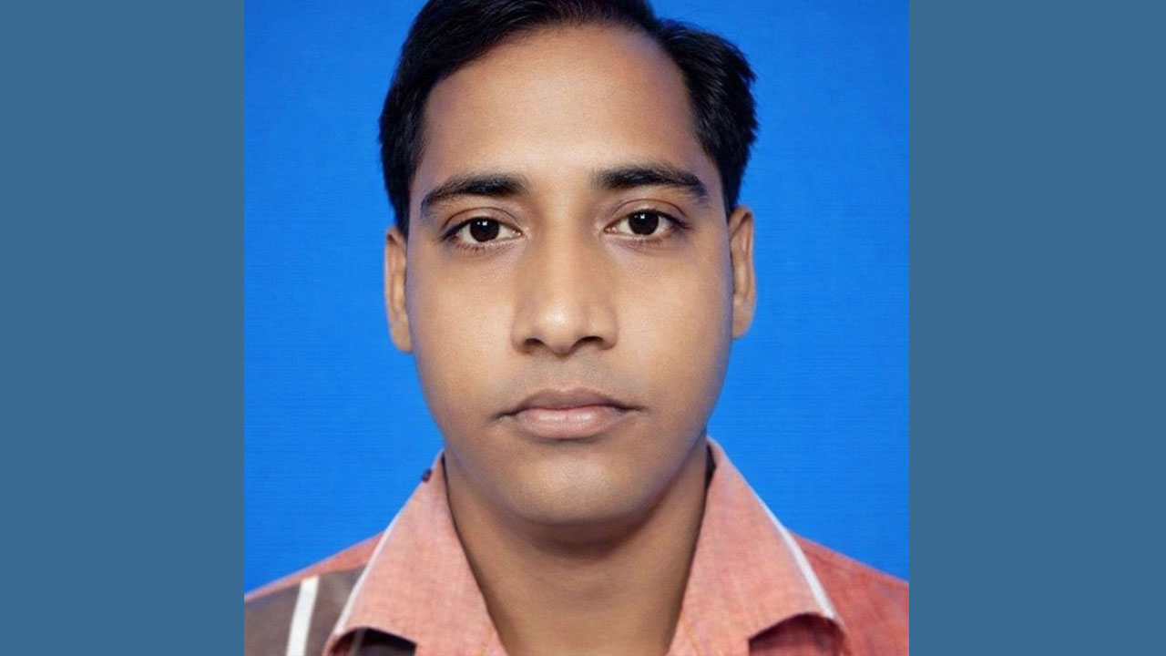 ফোনে কথা বলতে বলতে রেললাইন পার, ট্রেনের ধাক্কায় কৃষি কর্মকর্তার মৃত্যু