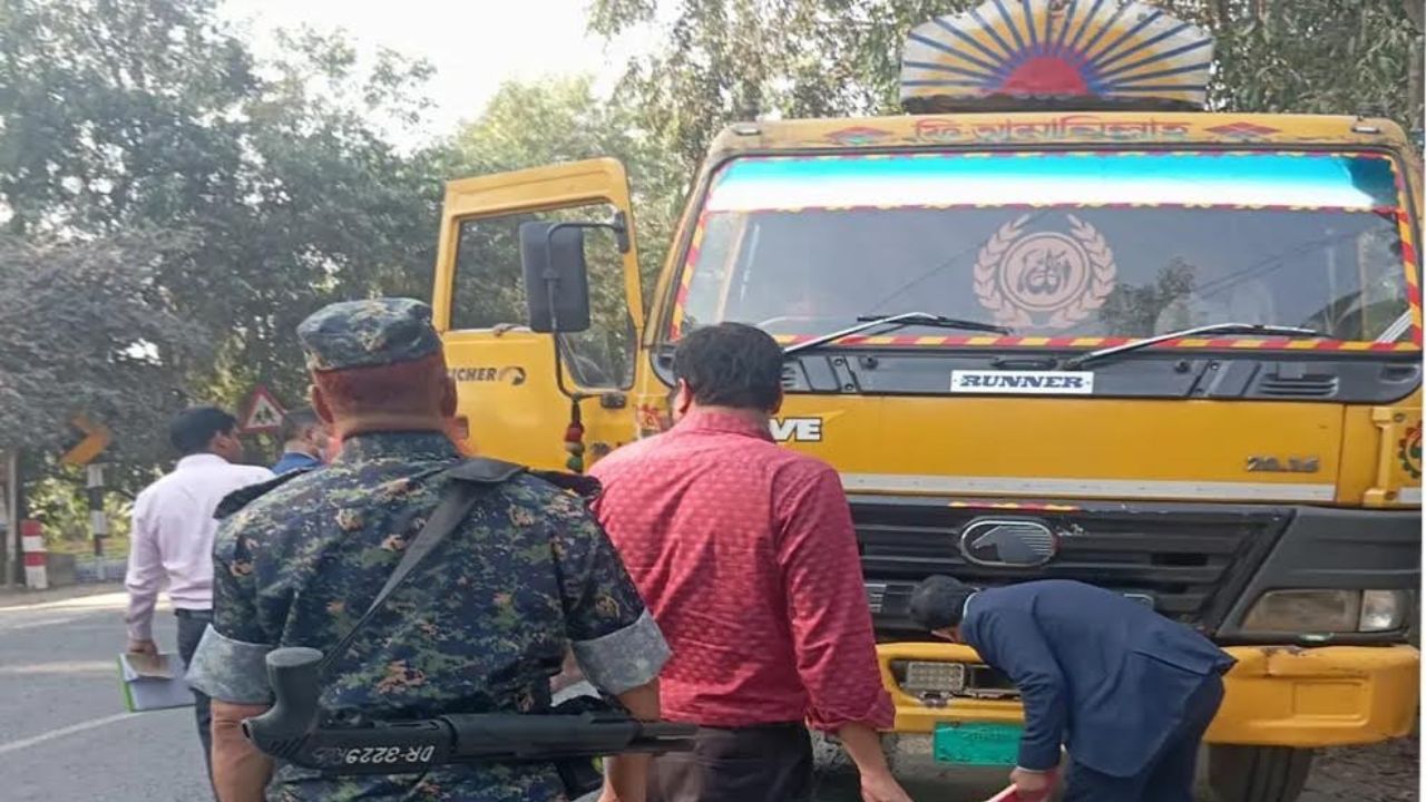 রাজবাড়ীতে শব্দদূষণ নিয়ন্ত্রণে অভিযান, জরিমানা গুনলেন চালক